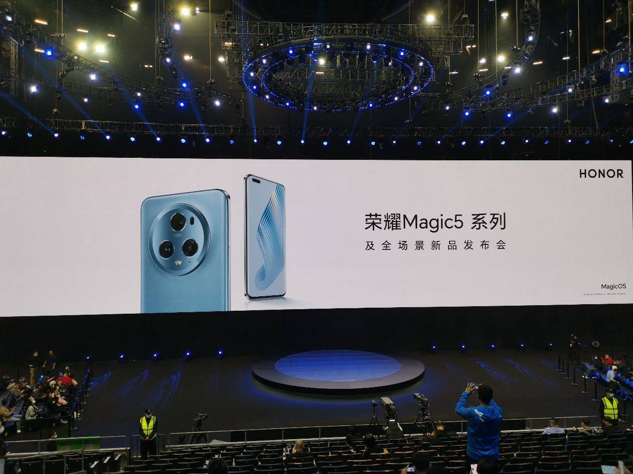 苹果13p韩版无锁:Magic5系列发布后，荣耀化身智能手机高端市场“狂战士”？